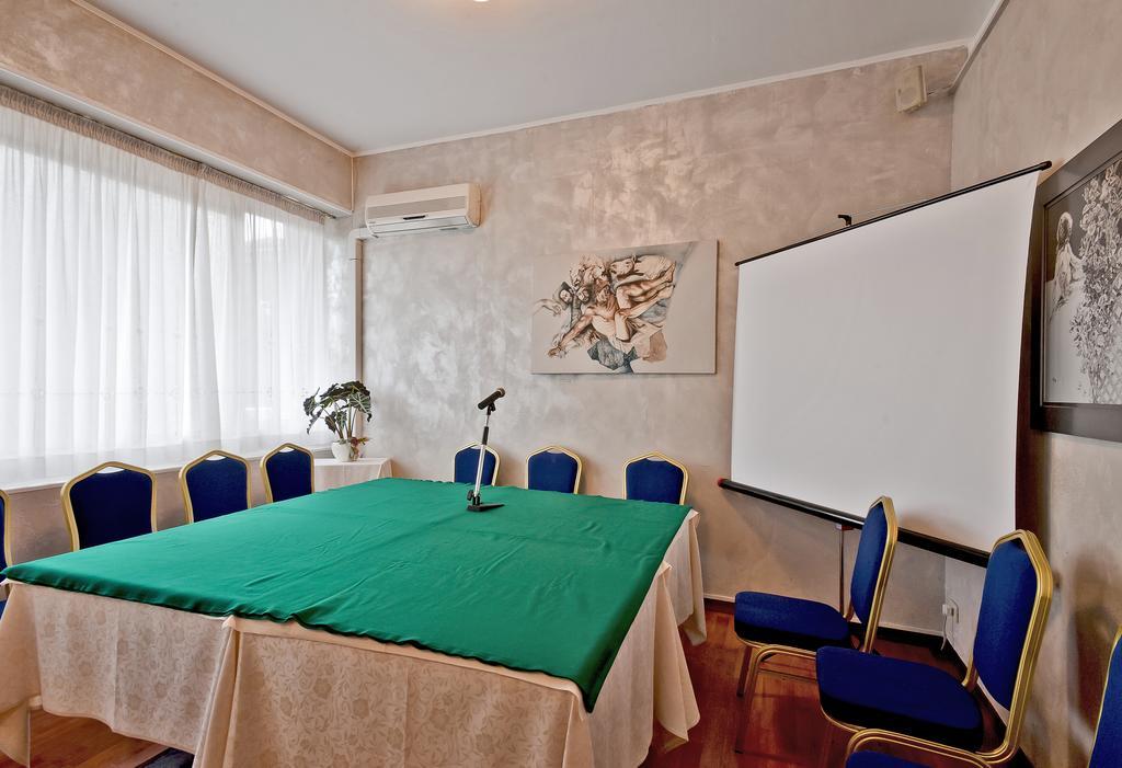 Sam Hotel Monfalcone Buitenkant foto