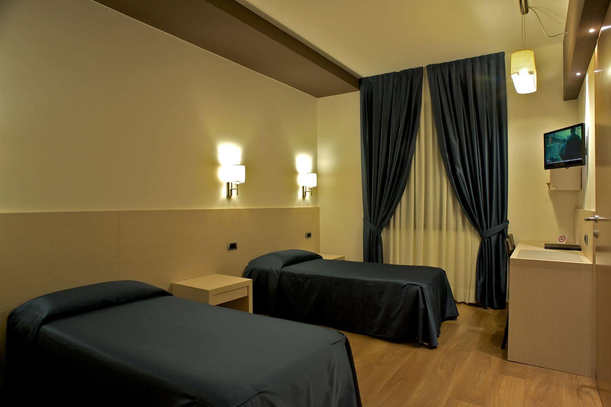 Sam Hotel Monfalcone Buitenkant foto
