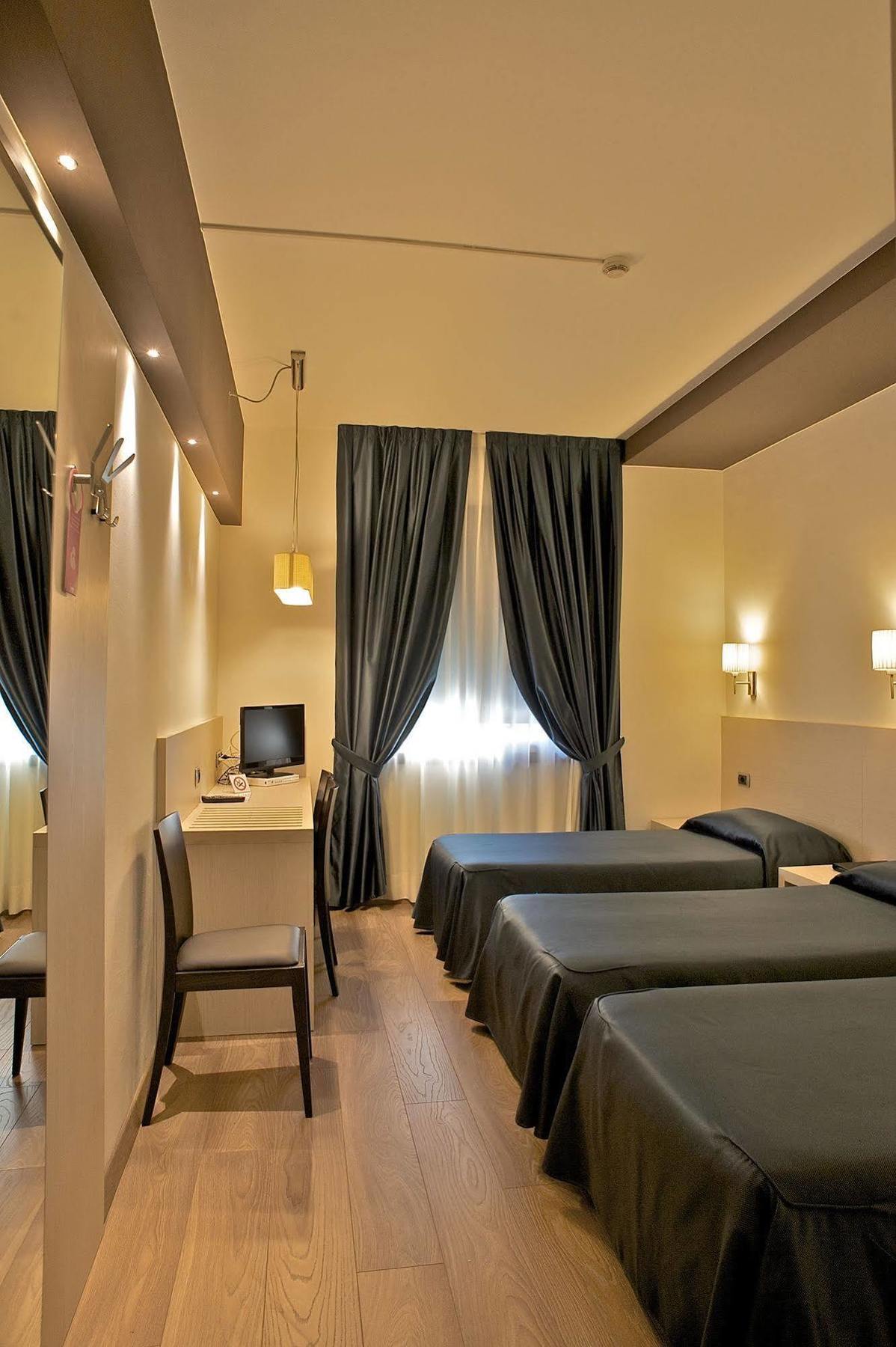 Sam Hotel Monfalcone Buitenkant foto