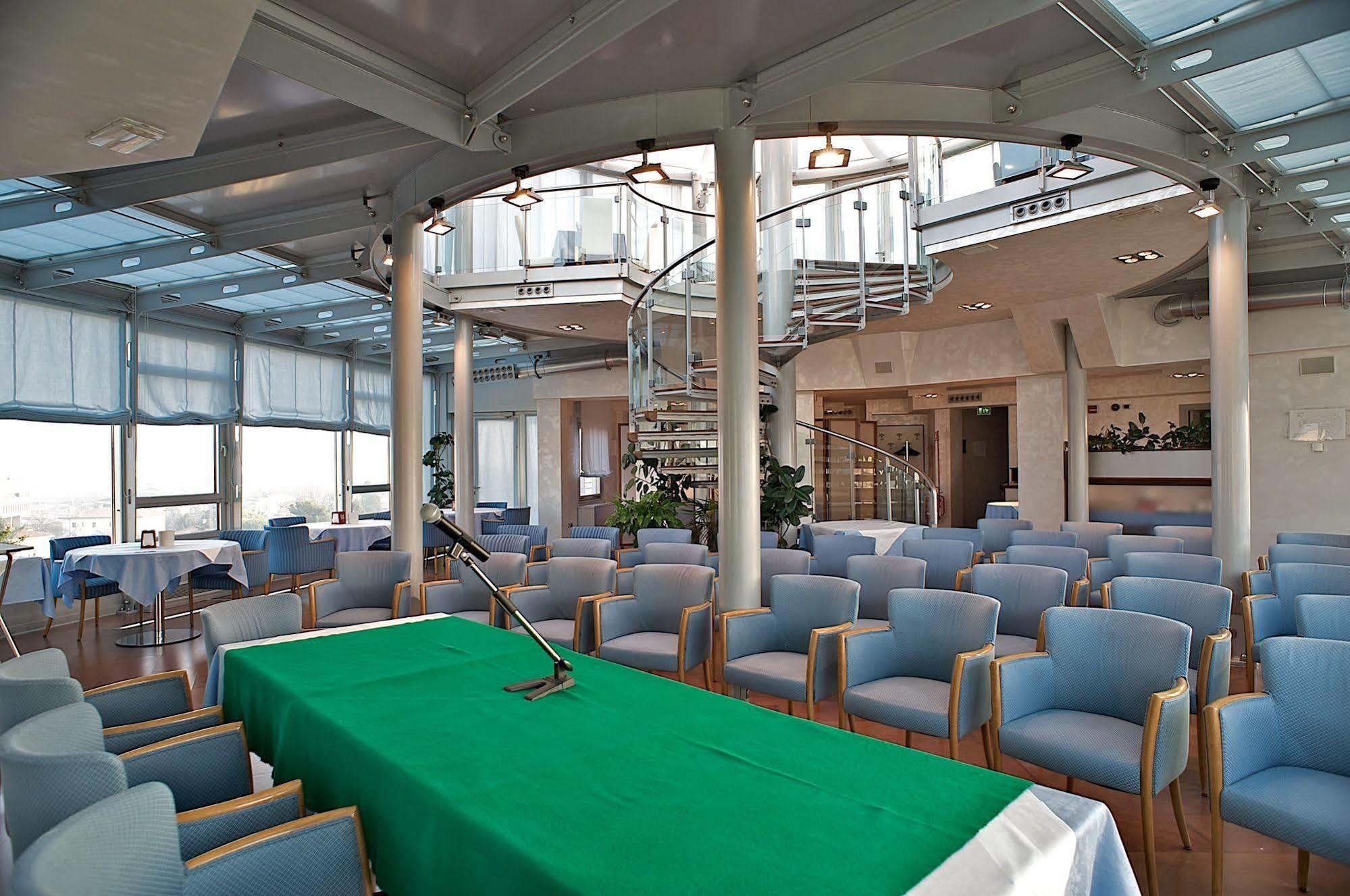 Sam Hotel Monfalcone Buitenkant foto
